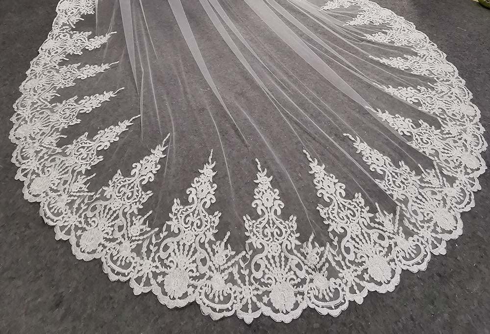 Long Lace Bridal Veil With Comb - VeilsGalore