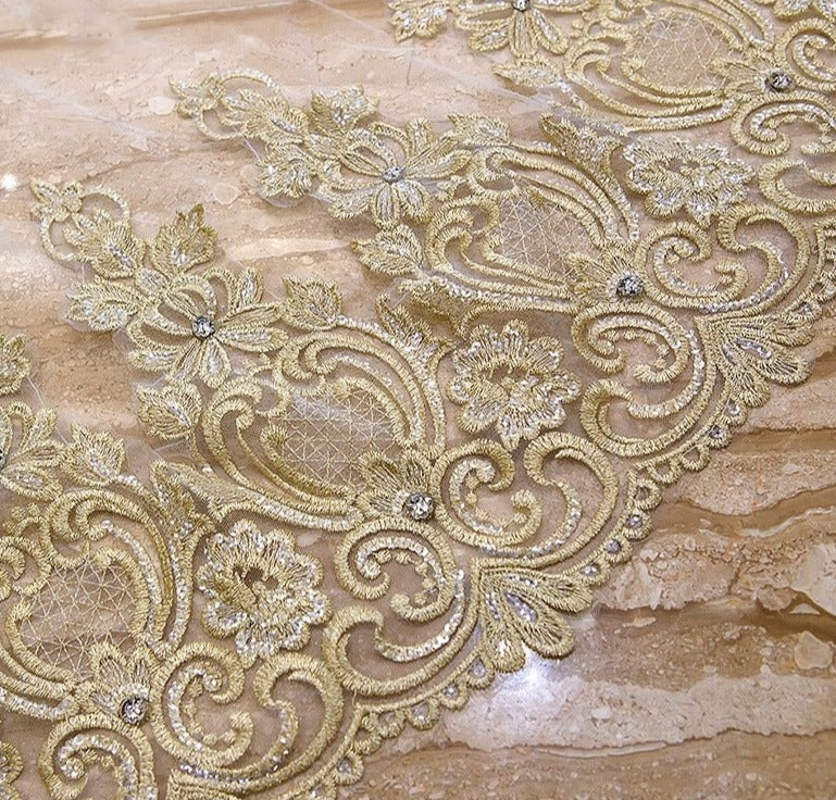 3.5M Ivory Veil with Gold Lace Appliques Edge