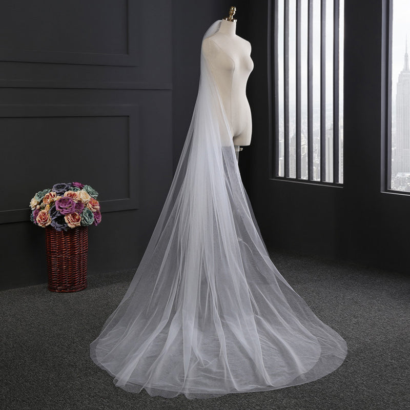 Elegant Long Tailed Tulle Veil Veilsgalore